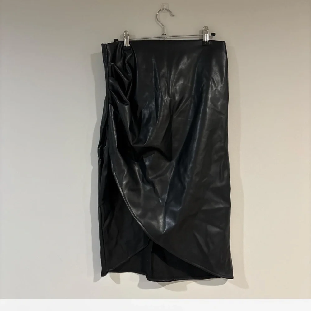 Black Faux Leather Draped Wrap Midi Skirt Size Medium - Picture 3 of 9